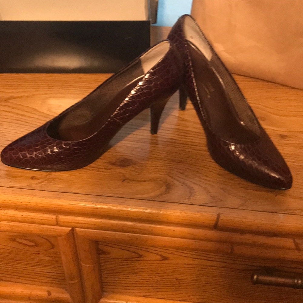 Rare Maroon crocodile leather stiletto pumps